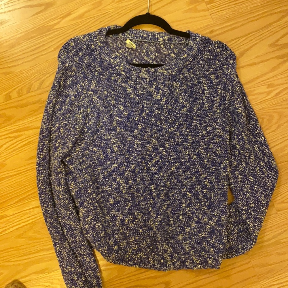 Fossil sweater